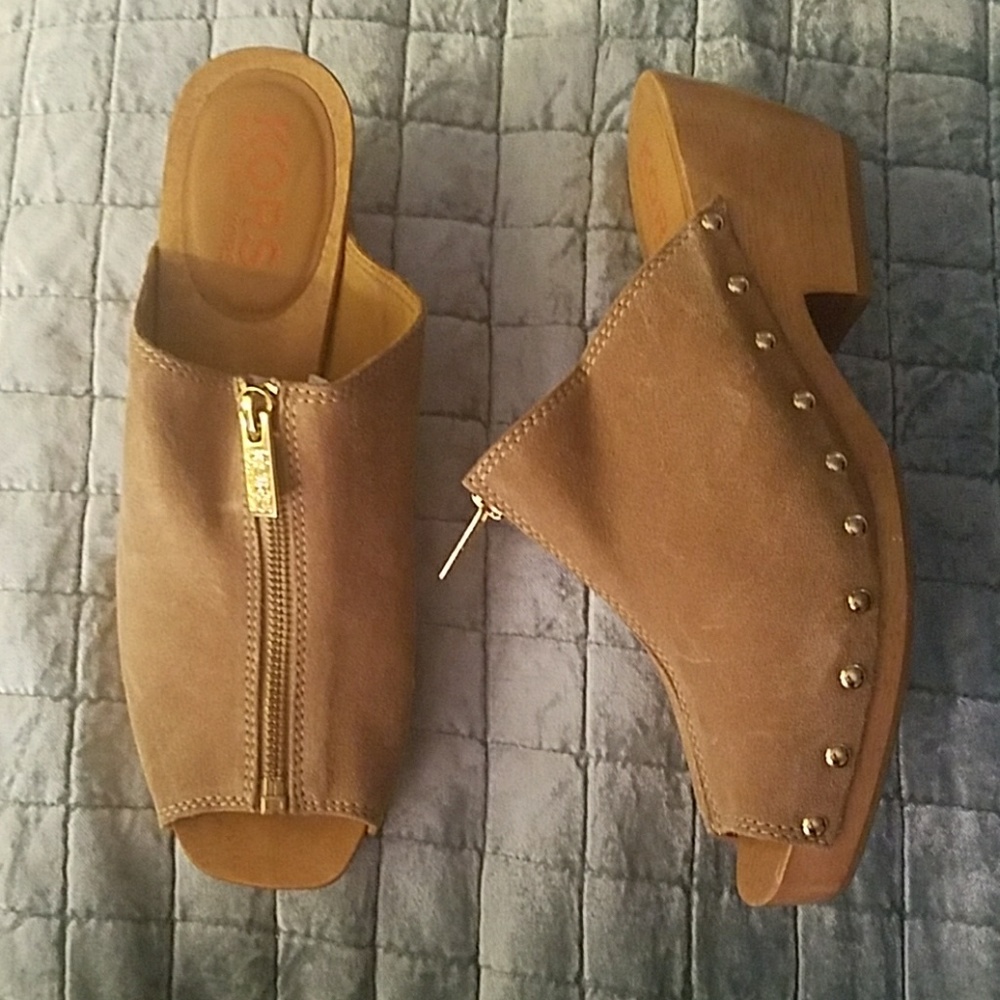 Michael Kors Beige Tan Mules Clogs Sz 9.5